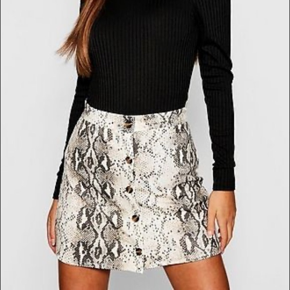Snakeskin print mini skirt